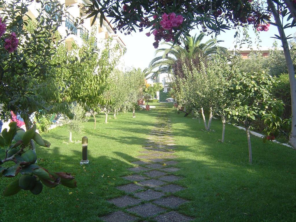 Paradise Hotel Számosz Kültér fotó